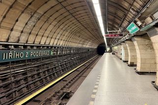 railtarget.cz/osobni-doprava/skandal-v-metru-mela-pry-listek-revizor-ji-presto-vysolil-pokutu-a-osekal-o-tisicovku-11568.html